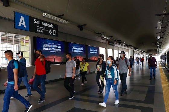 El Metro de Medellín innova con pantallas led de gran formato en sus estaciones