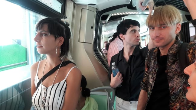 TRES CÍBORGS SE PASEARÁN POR LOS VAGONES DEL METRO