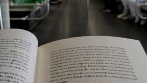 Lecturas que llenan tus viajes de emoción