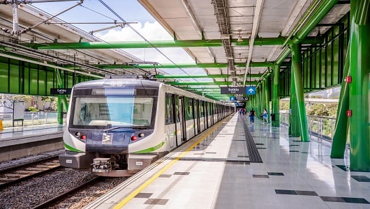 ¡Felices 25 años! El Metro de Medellín celebra sus bodas de plata con sus usuarios y les dice: ¡confianza en el futuro!