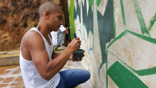 ALEGRÍA Y COLOR EN EL NUEVO MURAL DE LAS TORRES